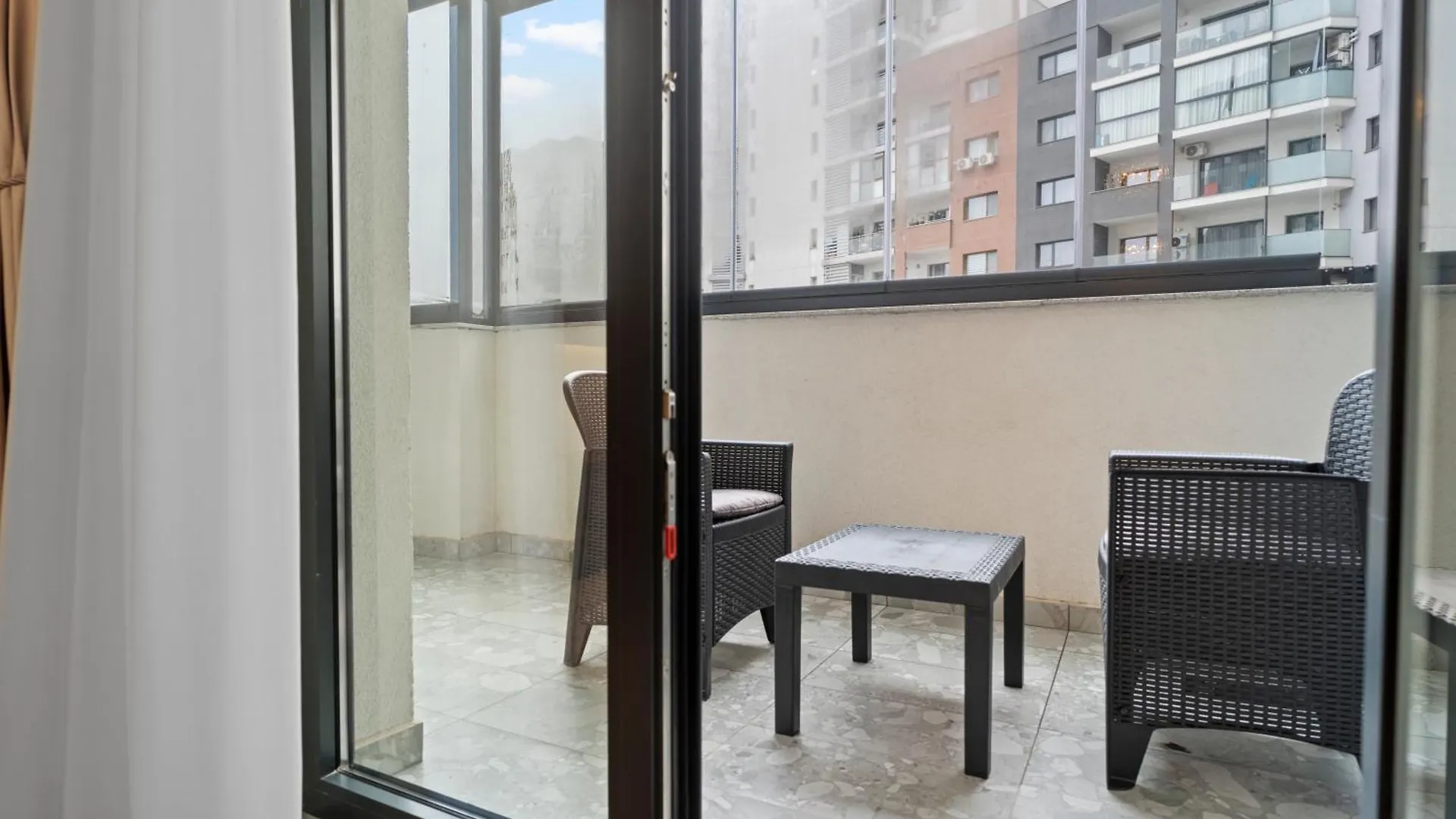 Stylish Gold Accents Apartamento Bucareste