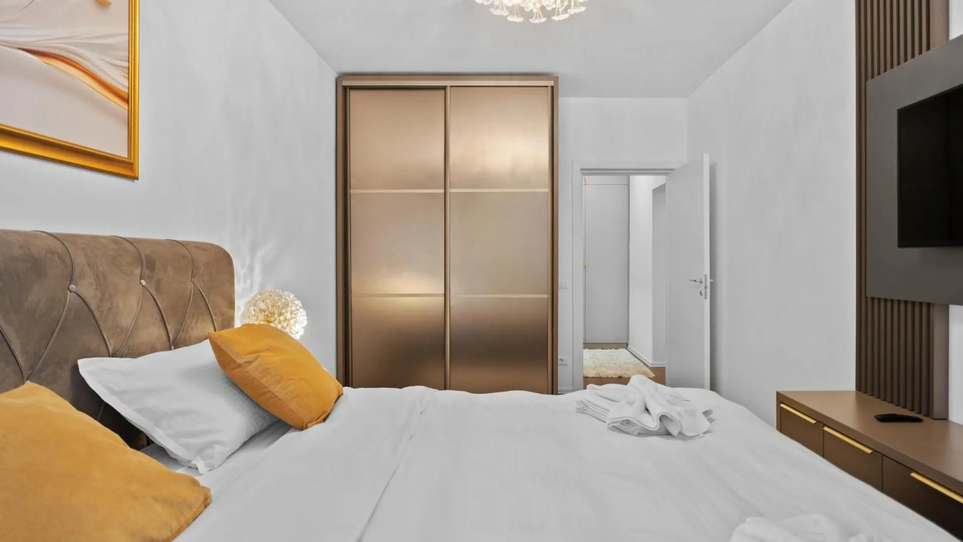 Stylish Gold Accents Apartamento Bucareste